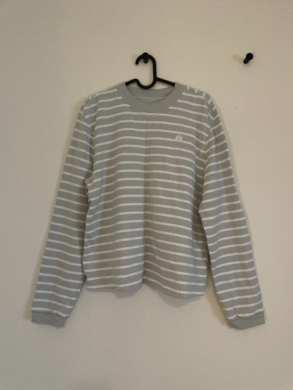 Lululemon Striped Crewneck Sweatshirt – Grey/White – Size S/M